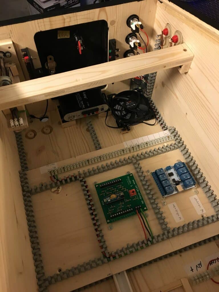 Virtual Pinball Cabinet-Playfield Monitor Retaining bar