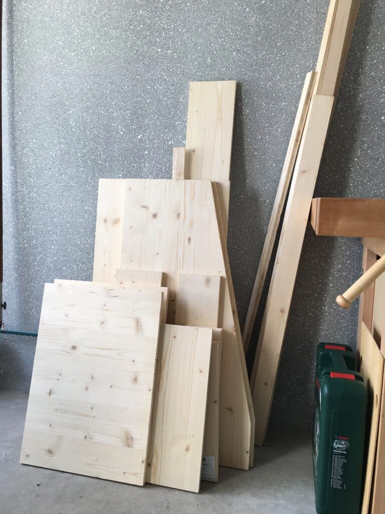 Building a Pinball Cabinet from BCX Plywood (19mm). Cut pieces ready for assembling.