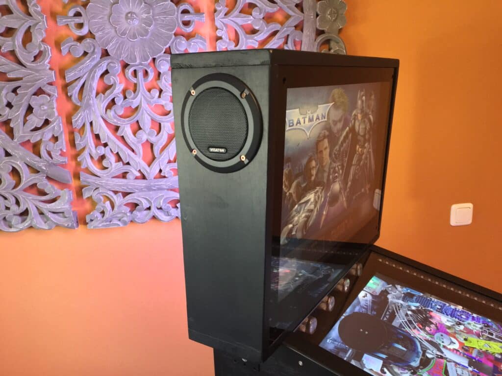 Virtual Pinball Backbox -  Montage der Lautsprecher und des Audio-Systems